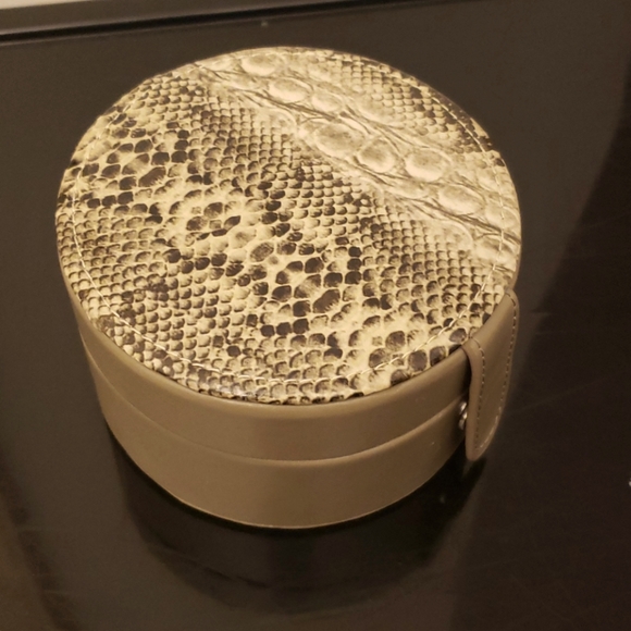 Travel Jewelry Box - Picture 3 of 3